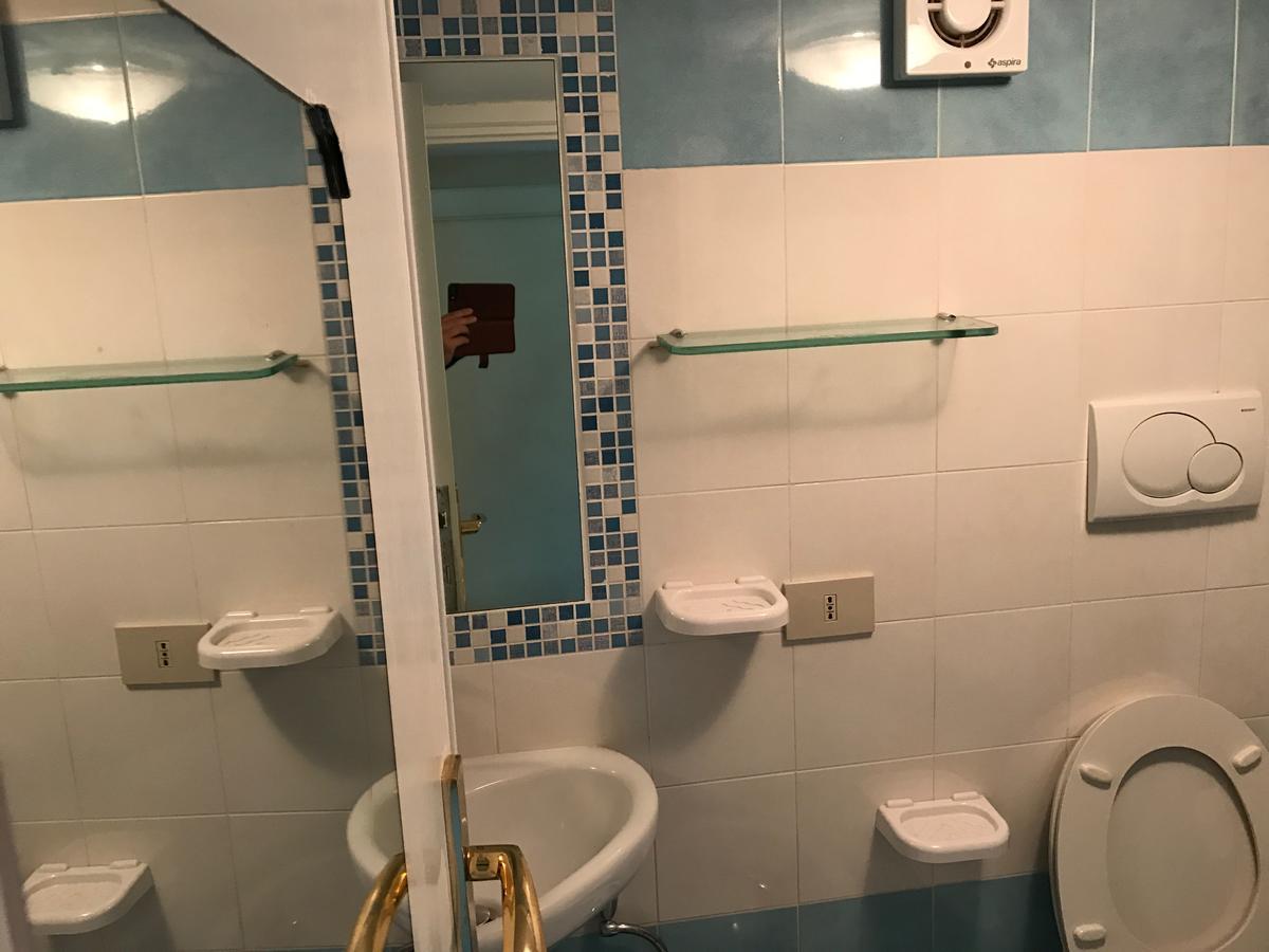 Flat Low Cost Сперлонга Екстериор снимка